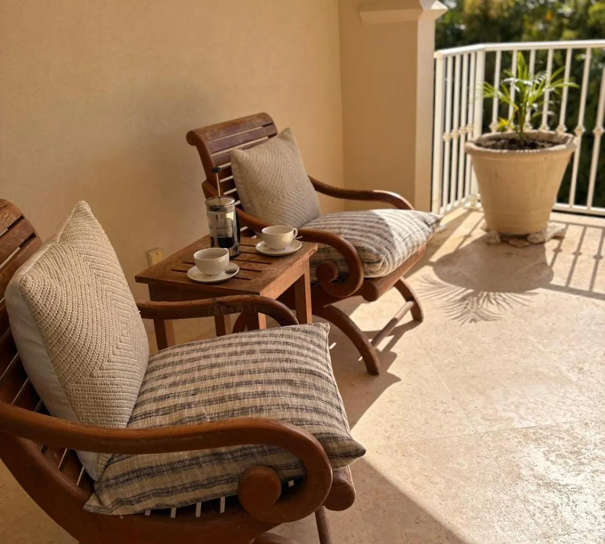 Royal Apartments 1 Bedroom Apartment Sea Views Saint James Barbade